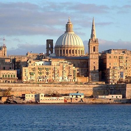 Superlative Apartment With Valletta And Harbour Views Sliema Luaran gambar