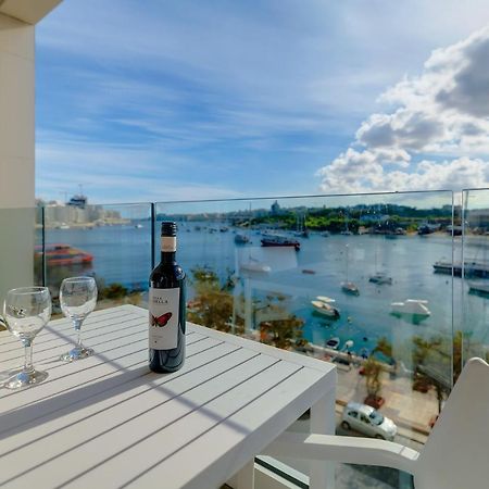 Superlative Apartment With Valletta And Harbour Views Sliema Luaran gambar