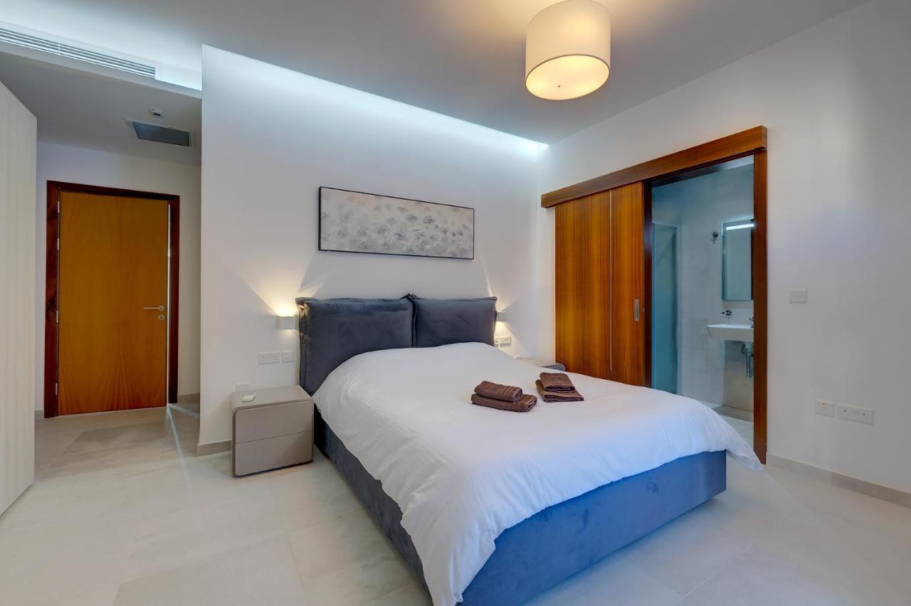 Superlative Apartment With Valletta And Harbour Views Sliema Luaran gambar