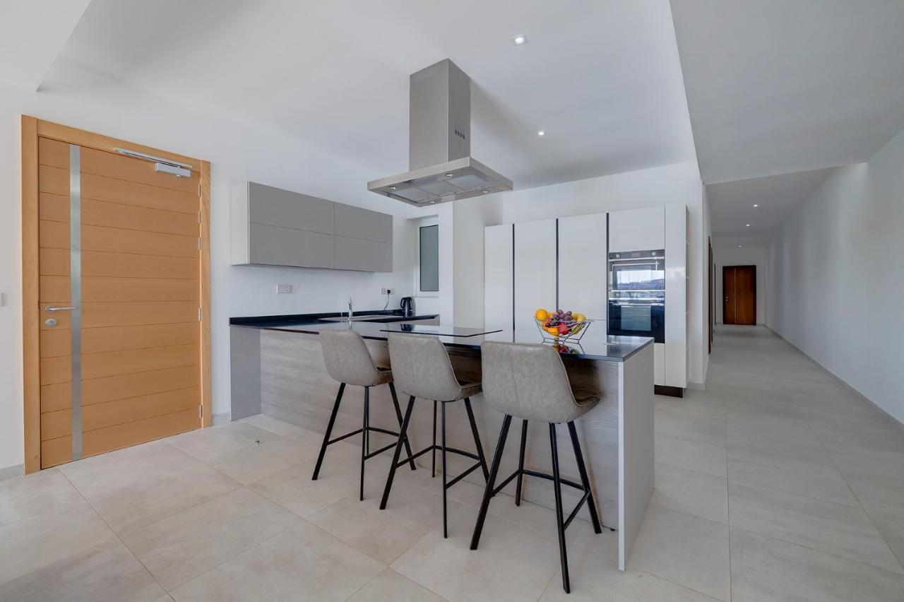 Superlative Apartment With Valletta And Harbour Views Sliema Luaran gambar
