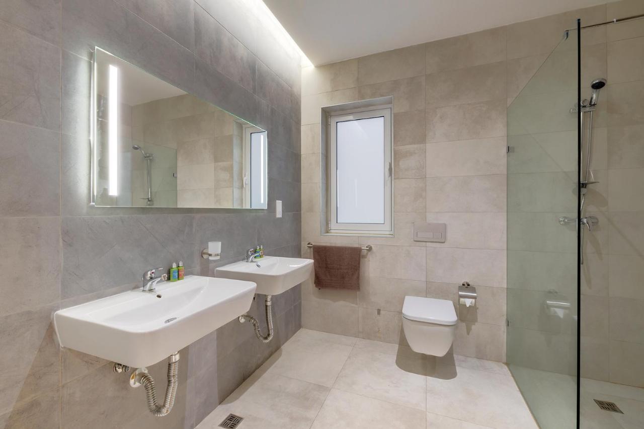 Superlative Apartment With Valletta And Harbour Views Sliema Luaran gambar