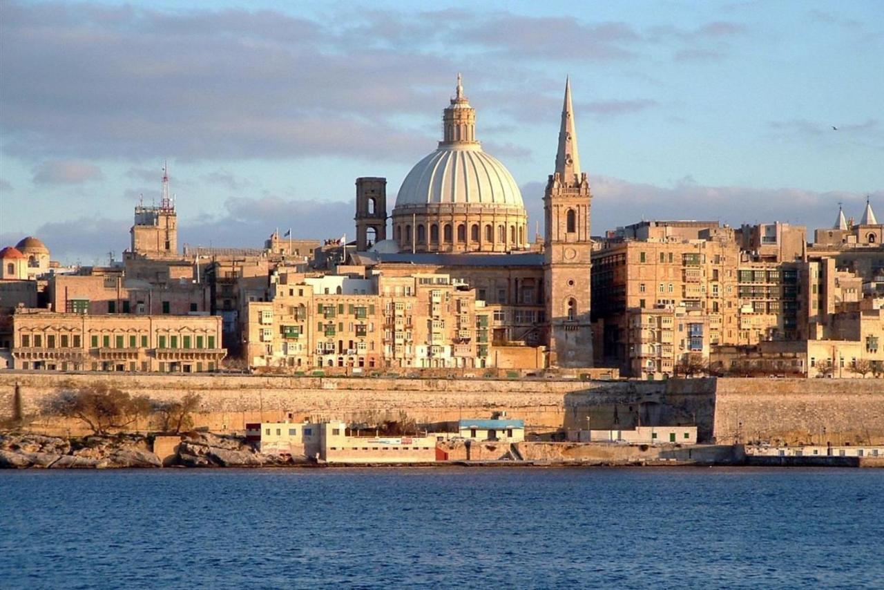 Superlative Apartment With Valletta And Harbour Views Sliema Luaran gambar