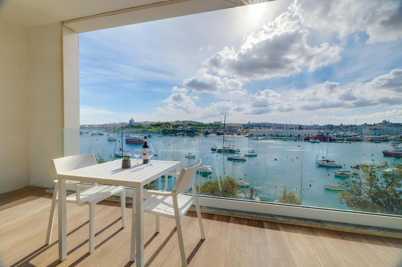Superlative Apartment With Valletta And Harbour Views Sliema Luaran gambar