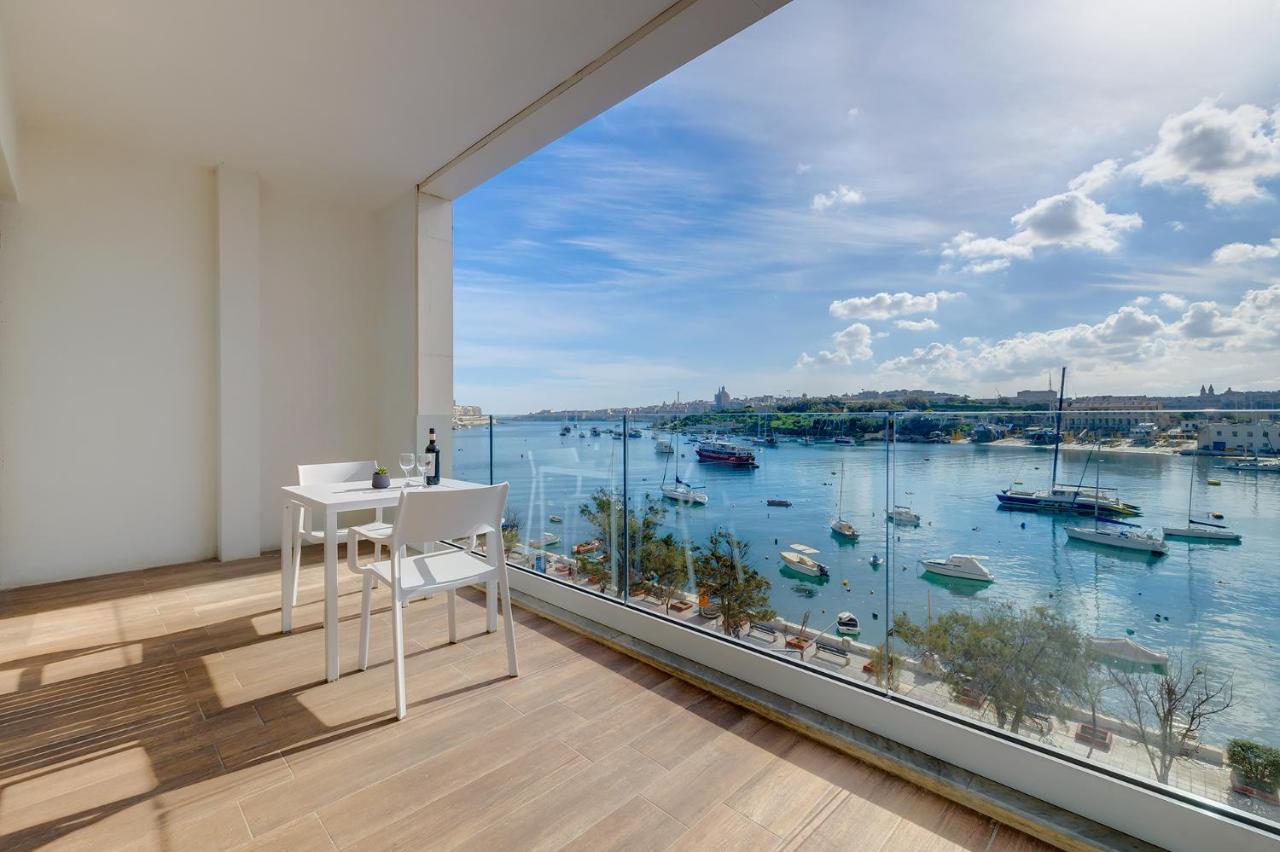 Superlative Apartment With Valletta And Harbour Views Sliema Luaran gambar