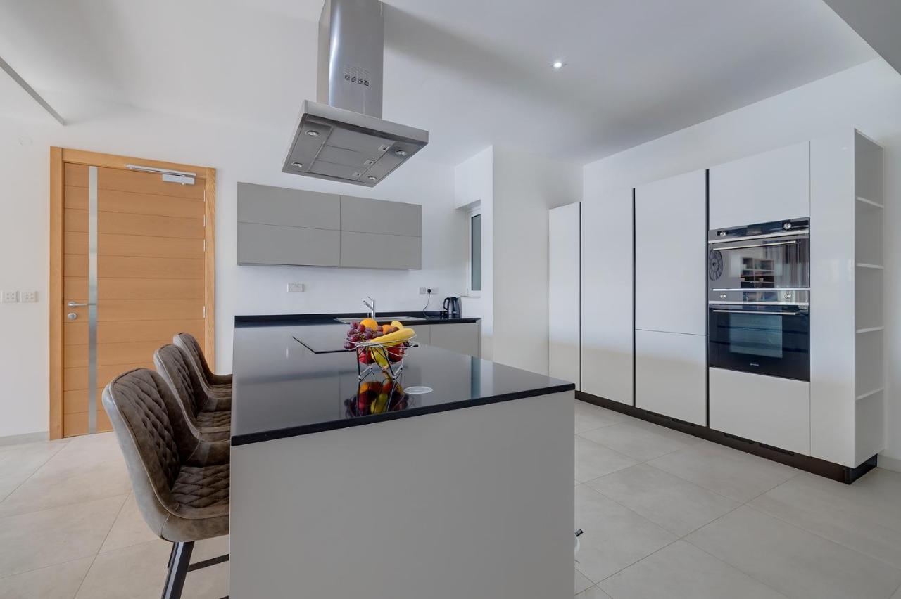 Superlative Apartment With Valletta And Harbour Views Sliema Luaran gambar