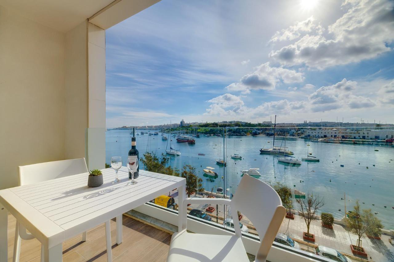 Superlative Apartment With Valletta And Harbour Views Sliema Luaran gambar